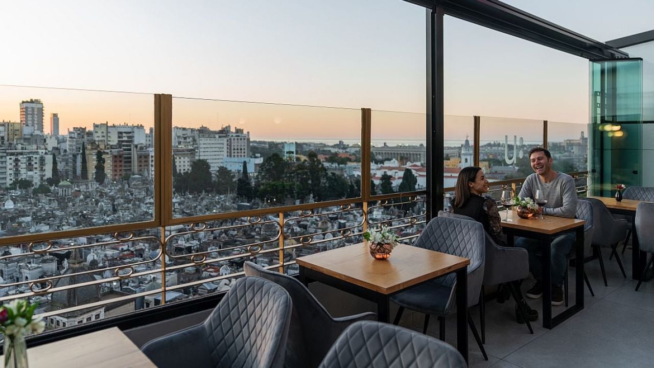 Una terraza con vistas al cementerio: la propuesta del Urban Suites para redescubrir la Recoleta desde arriba