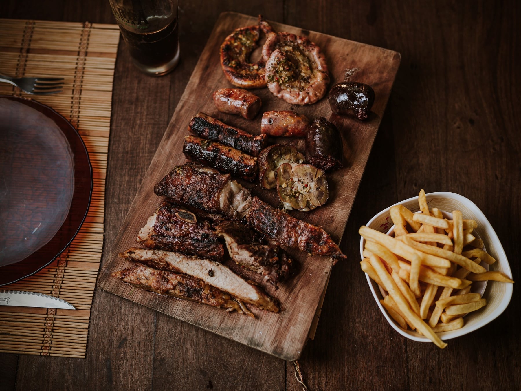 Asado sin sobrados ni faltantes: cuánto comprar según el corte y la cantidad de comensales