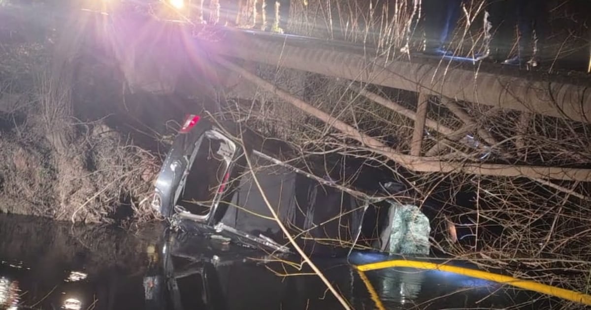 Un nene de cuatro años, arrastrado por la correntada de un canal en Fernández Oro: llevan 24 horas sin hallarlo
