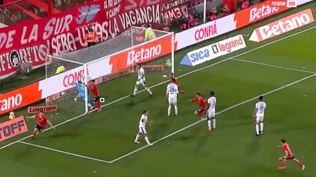 Arrayago, el pibe que le rompió el arco a Devecchi y le dio aire al Rojo en el clásico