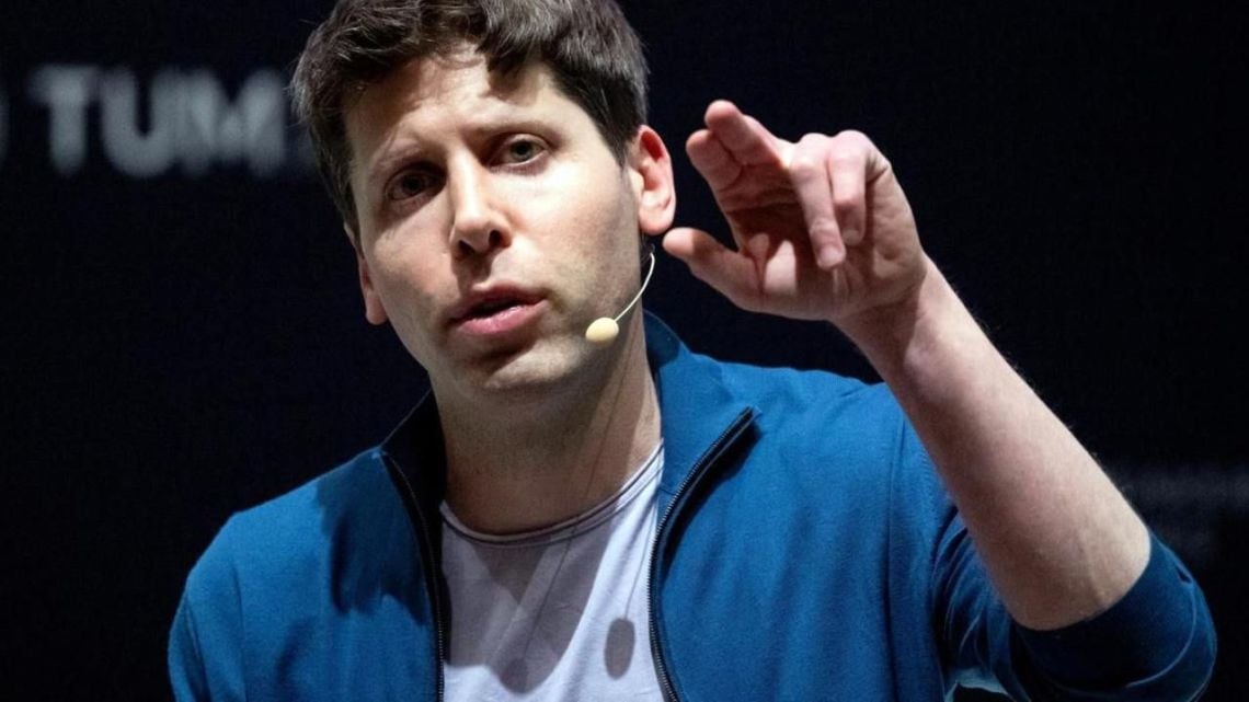 Altman se acuerda de tenerle miedo a la IA justo cuando la IA ya está en todos lados