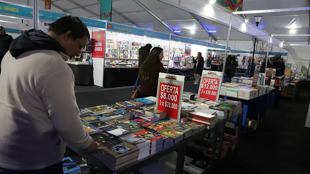 Una jornada para escribir, mirar y escucharse en la Feria del Libro de Neuquén