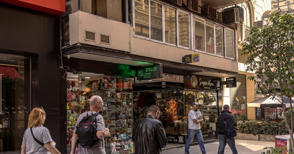 El dólar volvió a empujar al alza en el Nación y cortó cuatro ruedas de calma en el mayorista