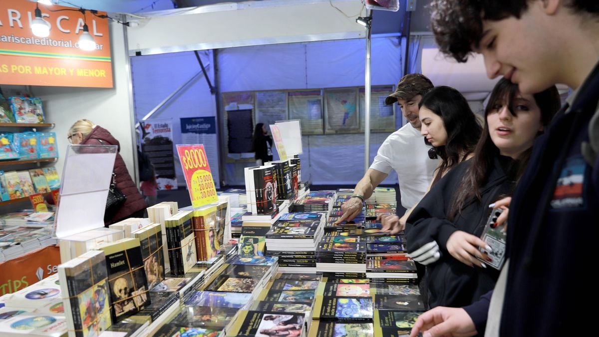 La Feria del Libro de Neuquén se despide con teatro, poesía y sommelier de la mano