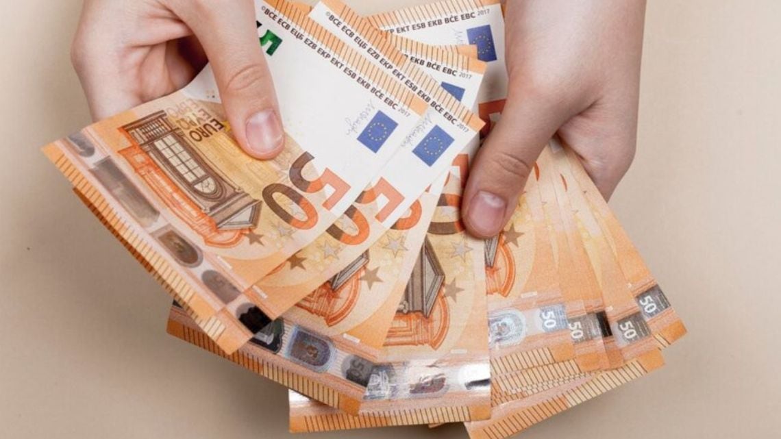 El euro blue quedó en $1.844,75 para la venta y completó la semana sin variantes