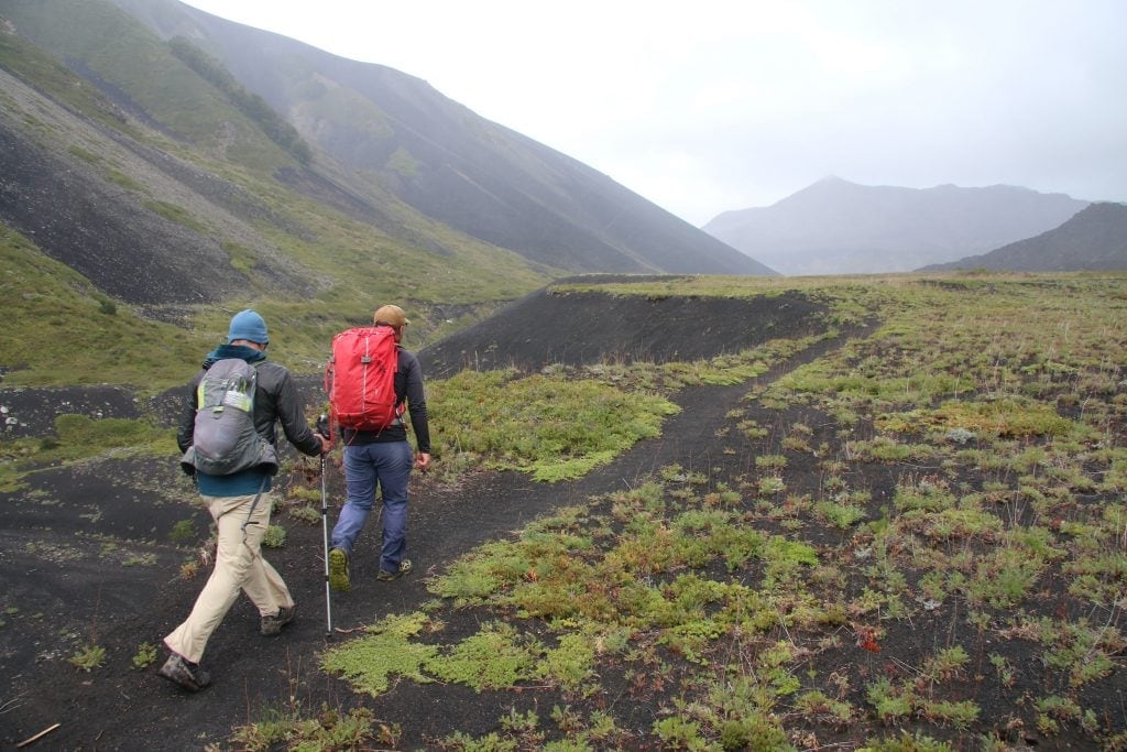 Una huella en el tiempo: caminar por las entrañas del volcán Malacara en La Batra
