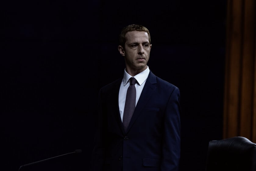 Jeremy Strong se mete en la piel de Zuckerberg y no se sale ni entre toma y toma: así se cocina la secuela de La red social