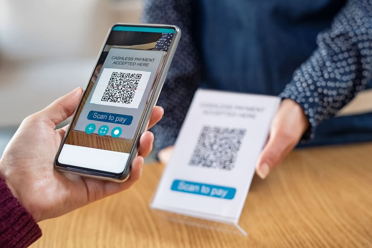 Pagos con QR se disparan 67,5% interanual y desplazan al uso de tarjetas y efectivo en el comercio minorista