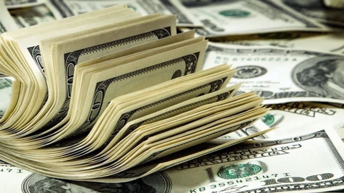El blue avanzó cinco pesos en su segunda rueda semanal y se ofreció a 1.565 pesos para la venta