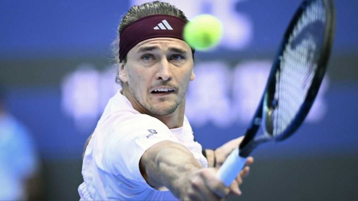 Zverev debuta en Shanghái con una victoria y un argumento: el tenis grande se gana a cinco sets