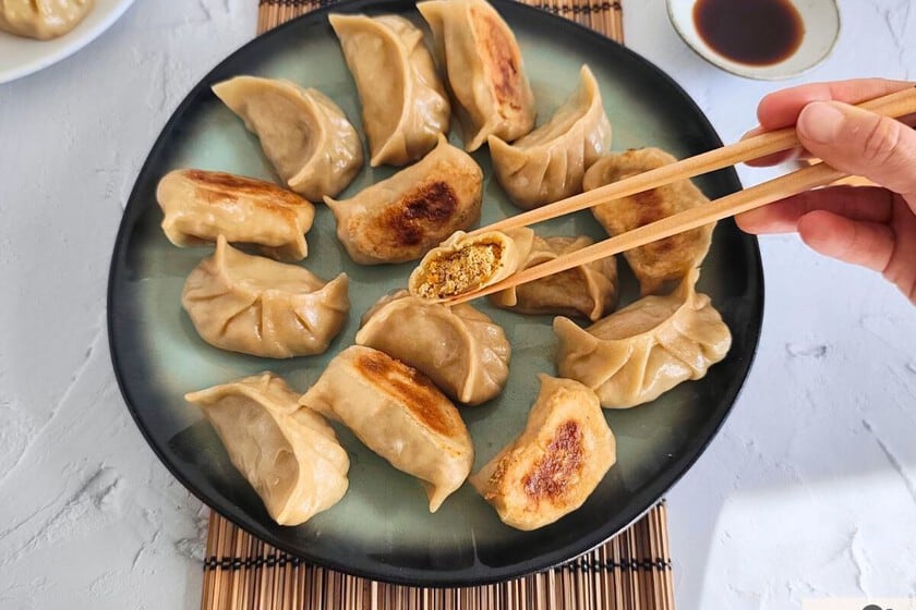 Gyozas de tofu ahumado y shiitake: la técnica para que queden crujientes y con relleno jugoso