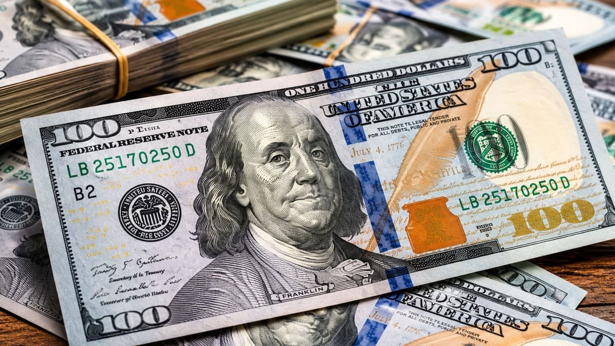 Dólar oficial: el Banco Nación cerró el viernes a $1540 para la venta y la diferencia con el blue quedó sin cierre definido