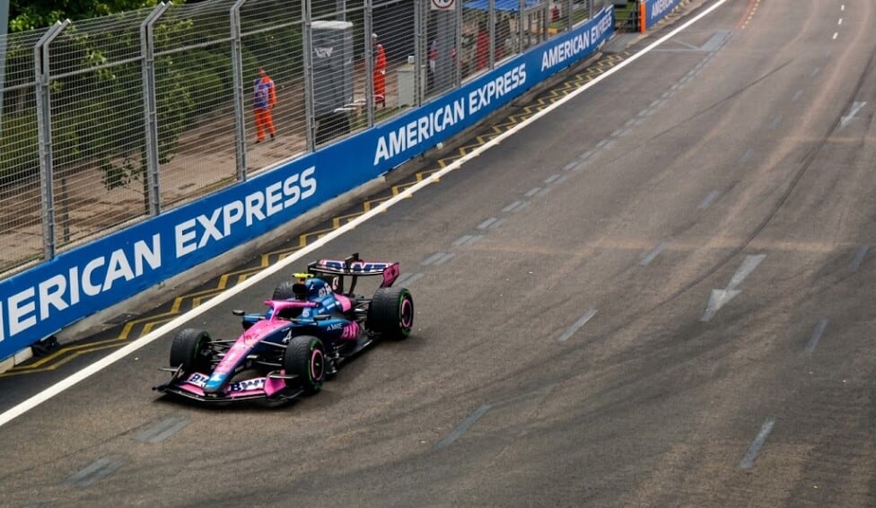 Verstappen se adueñó de Marina Bay bajo el diluvio y Colapinto se quedó a dos curvas de empezar a correr