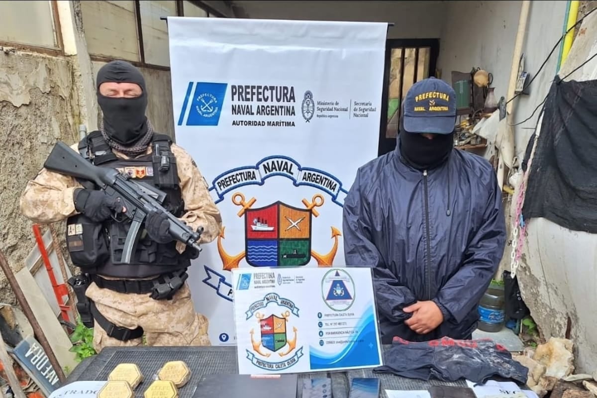 Diez kilos de oro ocultos en el tanque de un inodoro: la pista que dejó la Prefectura en Caleta Olivia