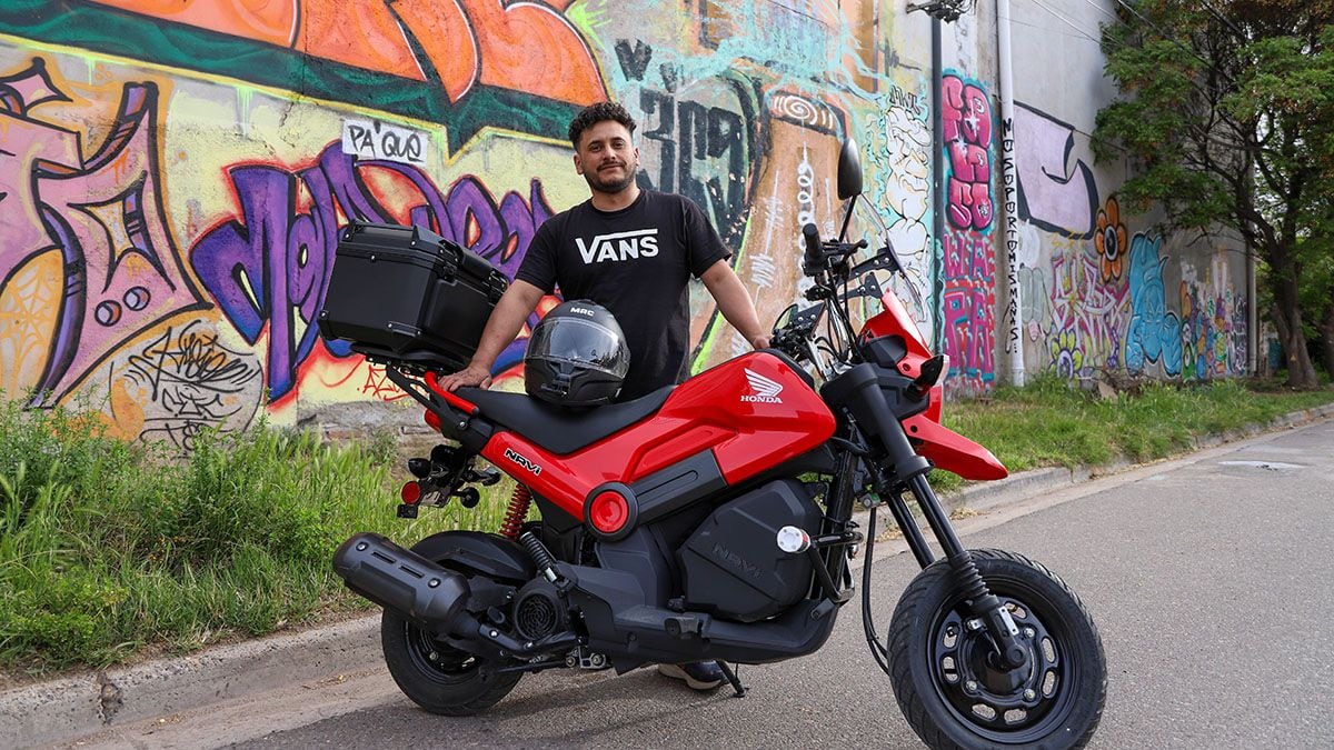 Un mecánico neuquino vende su taller, deja todo en noviembre y se lanza a Alaska arriba de una Honda Navi