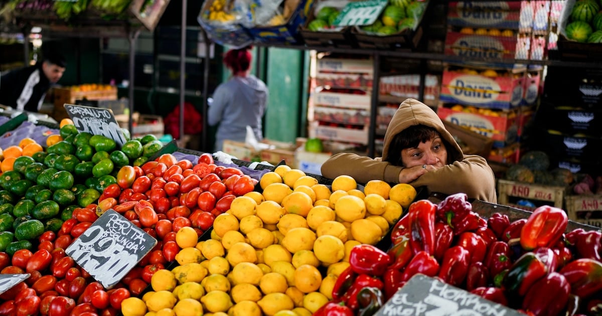 La mesa de septiembre: el tomate se disparó 34% y la lechuga le dio un respiro al bolsillo