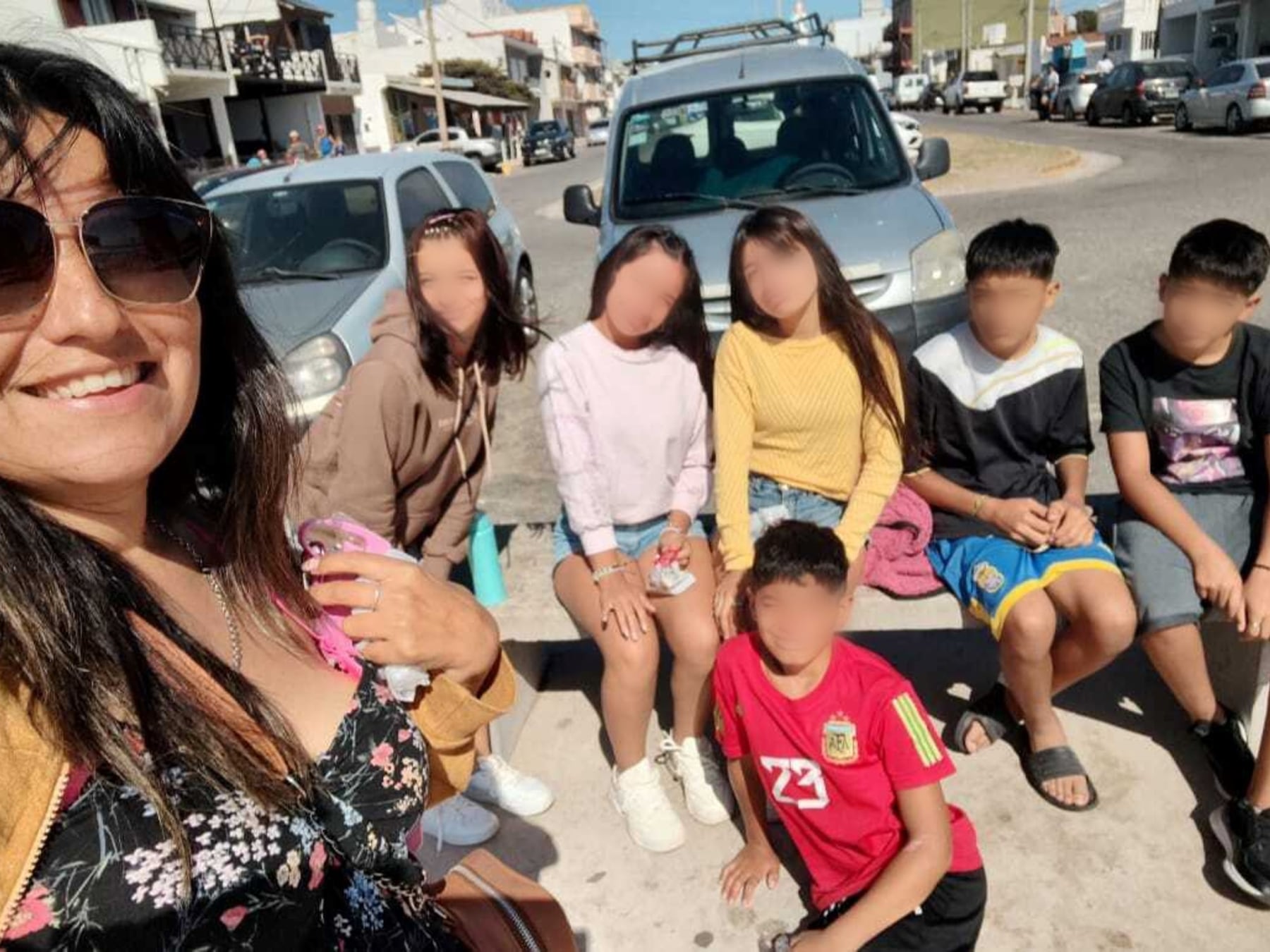 Una maestra, seis hermanos y un embarazo que completó el deseo de una familia grande