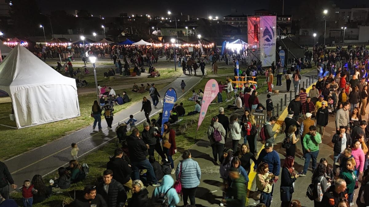 El Parque Jaime de Nevares se viste de feria para celebrar a las madres entre emprendedores, brasas y música al aire libre
