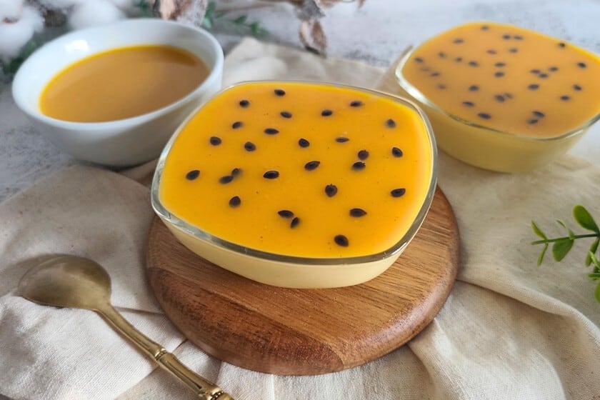 Mousse de maracuyá, el postre sin horno que se consolida en la mesa criolla gracias a la pulpa congelada