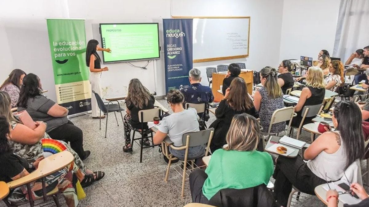 Becas Gregorio Álvarez en Neuquén: 438 estudiantes a un paso de cobrar y otros miles todavía esperan la respuesta oficial
