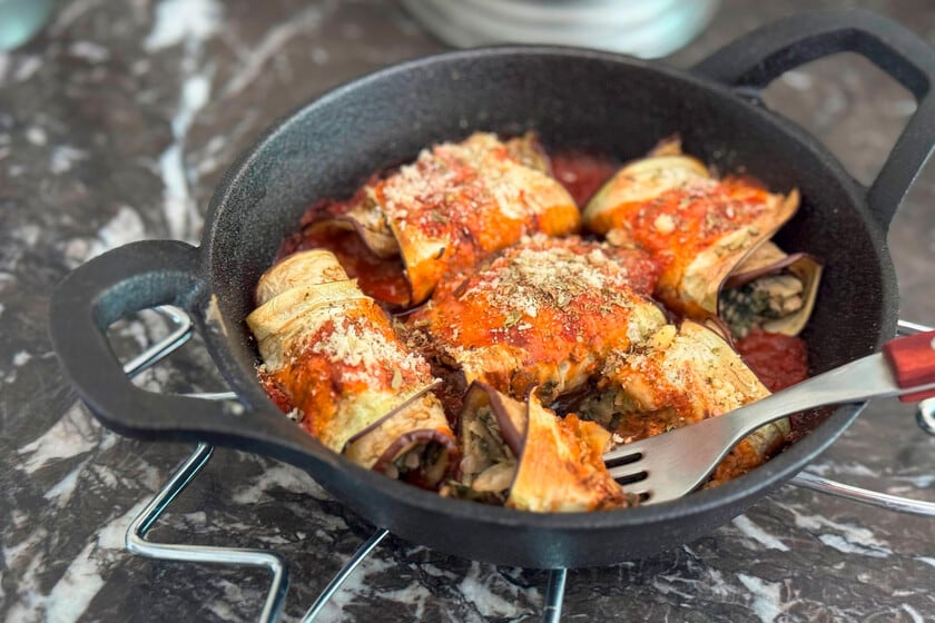 Berenjena en láminas: una receta vegetal que se arma en la cocina y se resuelve en el horno