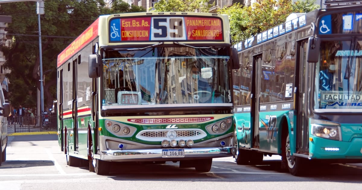 Más de cien líneas de colectivos del AMBA reducirán frecuencias entre las 22 y las 5 por una deuda acumulada de 40.000 millones de pesos