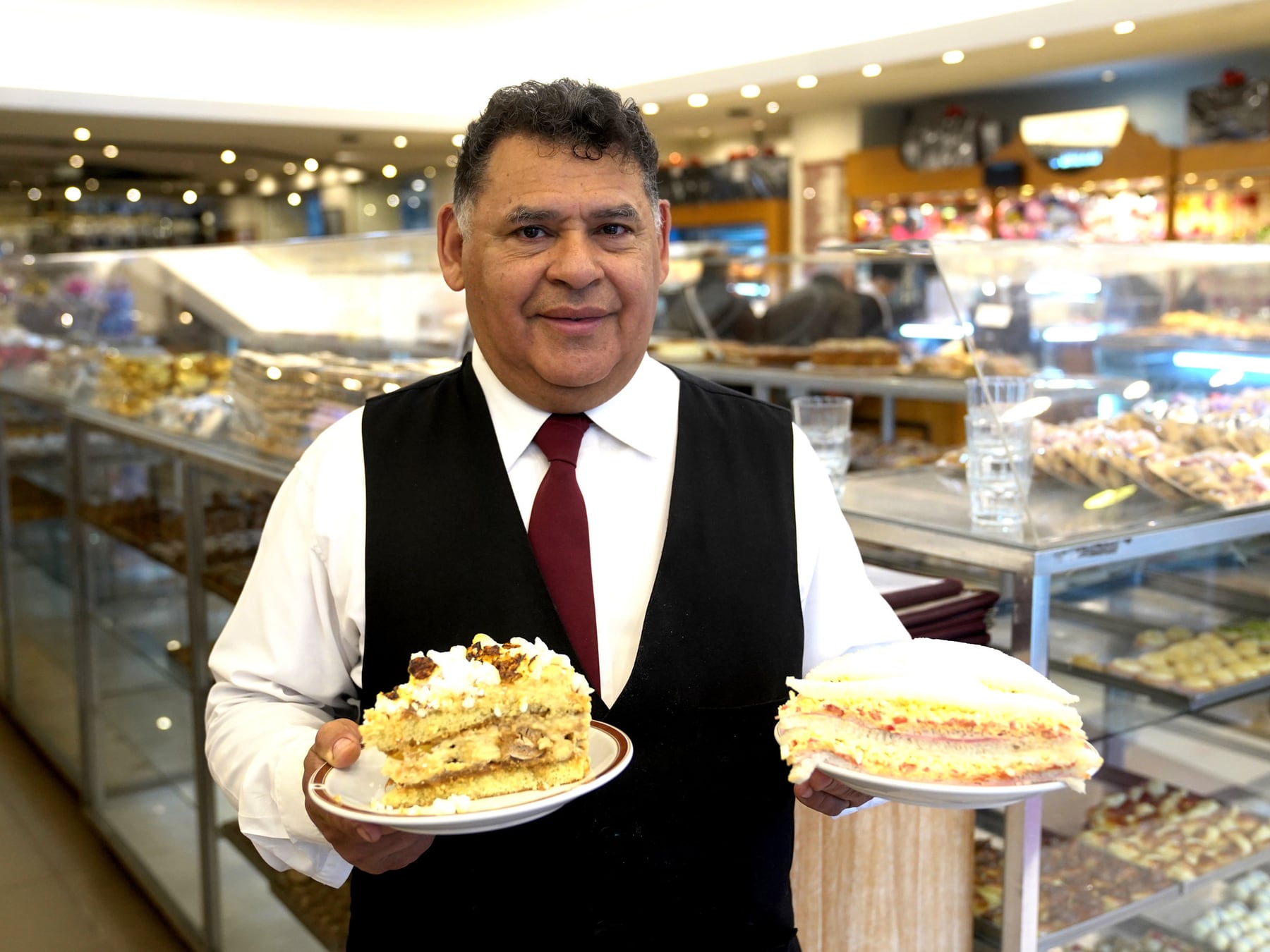 El Greco: la esquina de Caballito donde nacieron los sándwiches de miga y Sui Generis