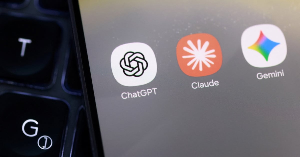 ChatGPT conserva la punta, pero ya no camina sola